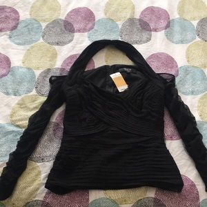 Tadashi halter/mid sleeve black top